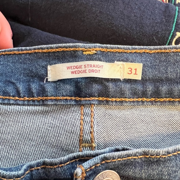 Levi’s Wedgie Jeans - Picture 3 of 4